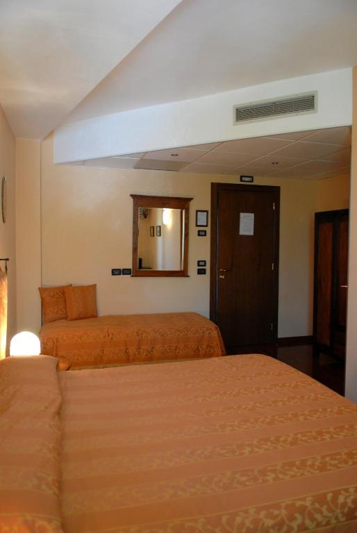 Locanda Da Vittorio Manerba del Garda Chambre photo