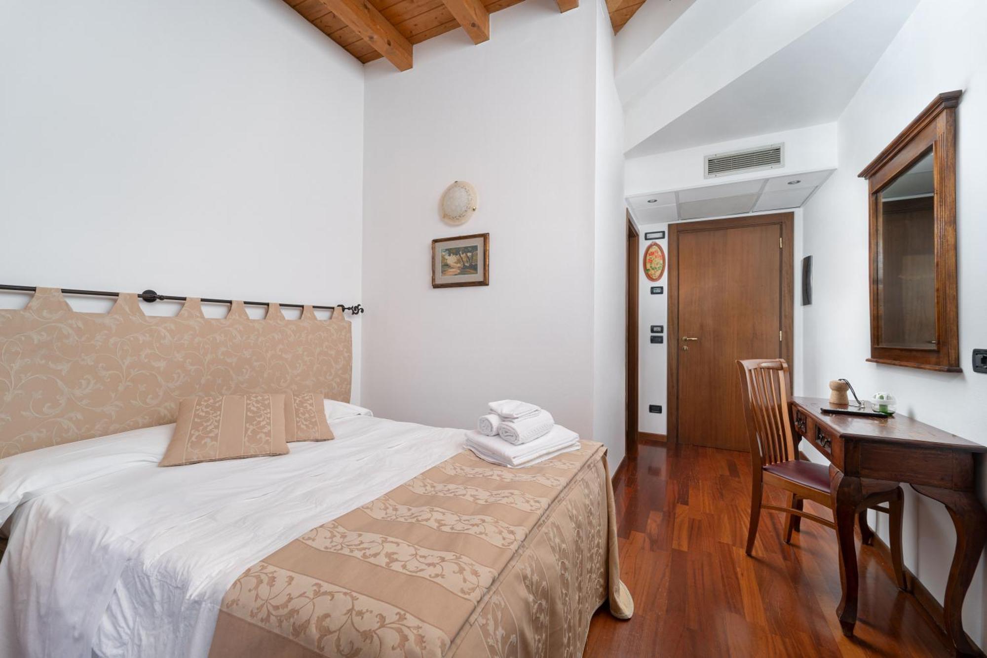 Locanda Da Vittorio Manerba del Garda Extérieur photo